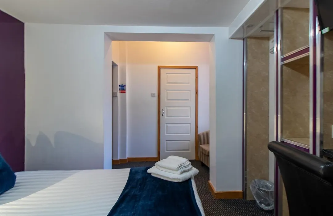 Oyo The Bentleys Hotel-1